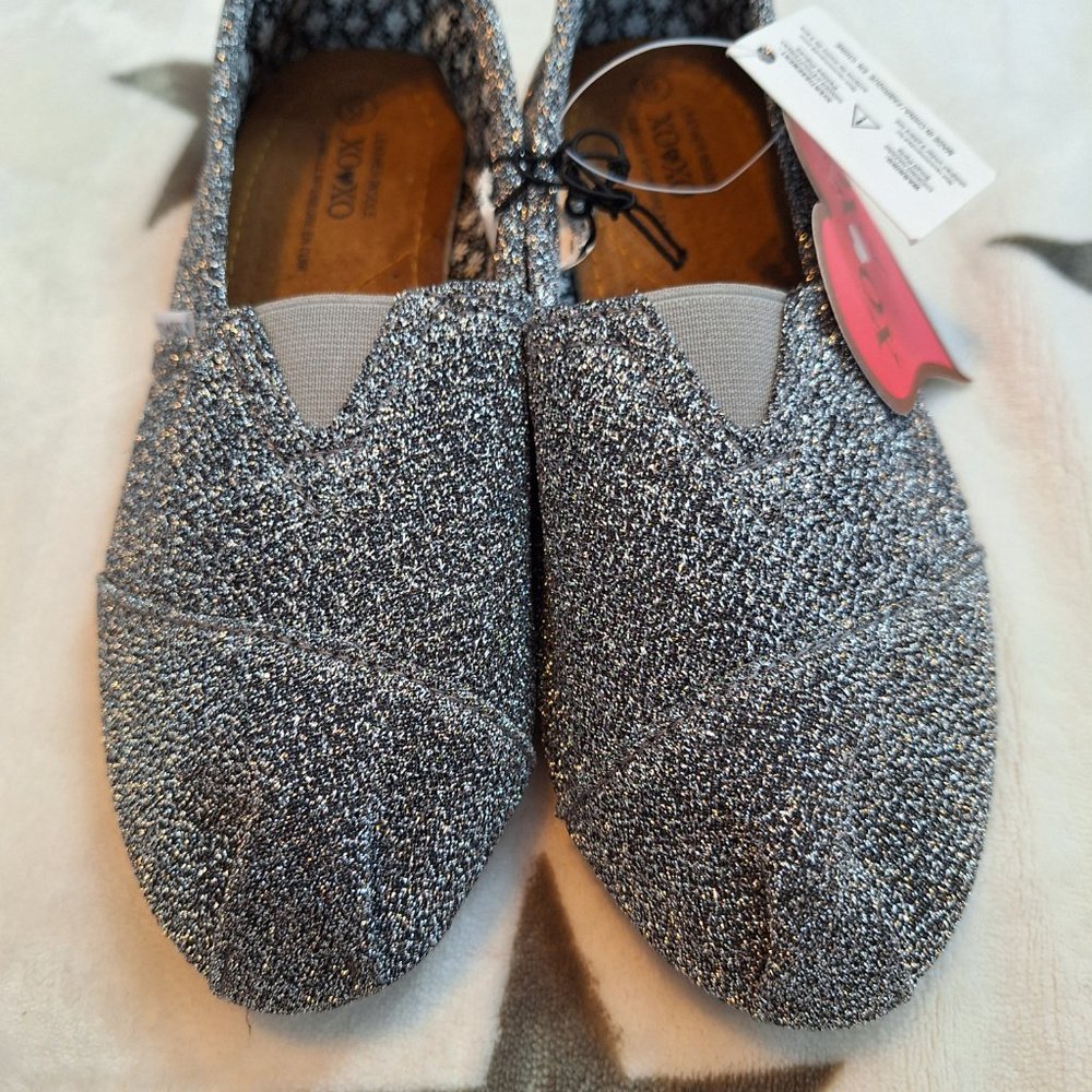 XOXO Shiny Silver Flat Slip On‎ Size 6